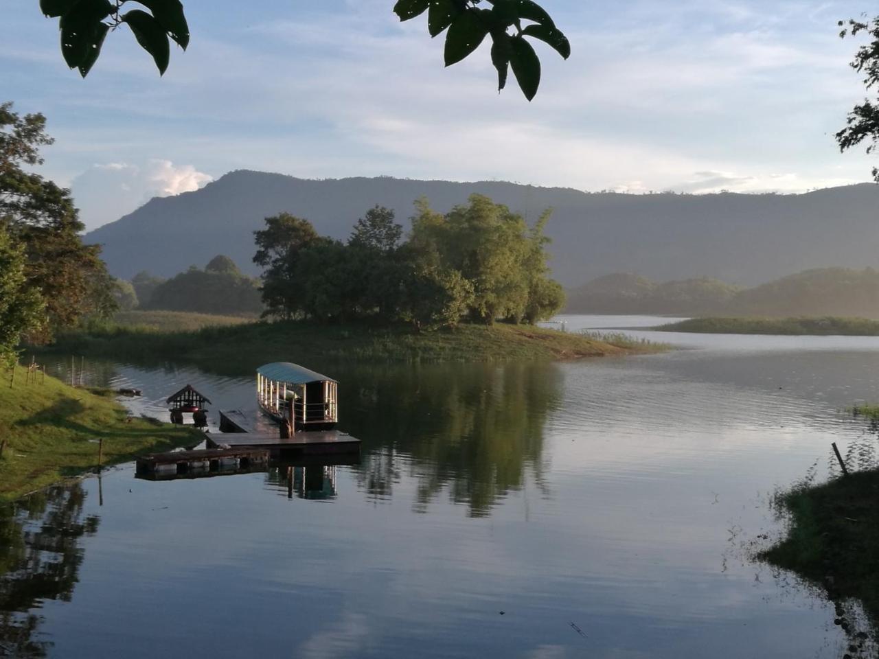 Nirvana Archipel Resort Vangviang Kültér fotó